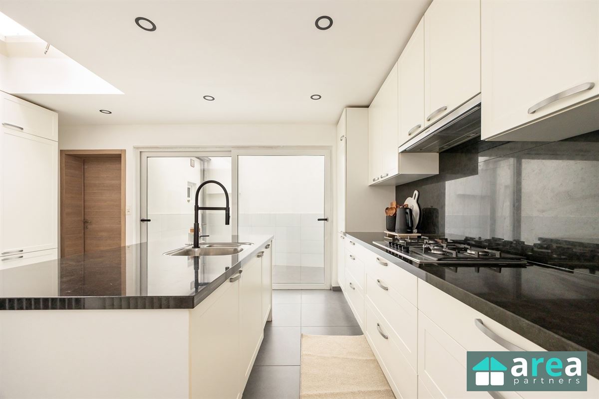 Energiezuinige en instapklare woning met 3 slpk en koer!
