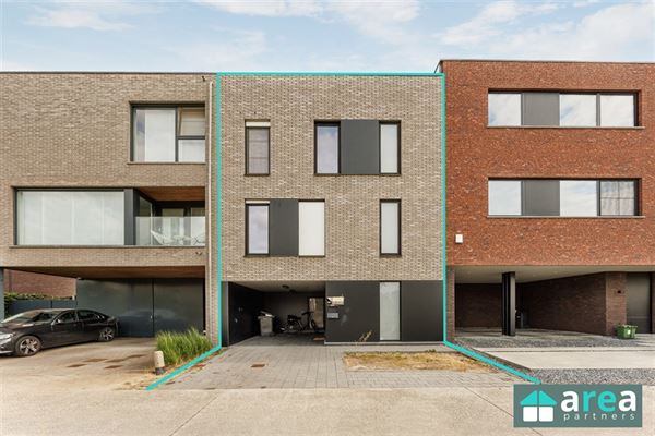 Instapklare nieuwbouwwoning op toplocatie!