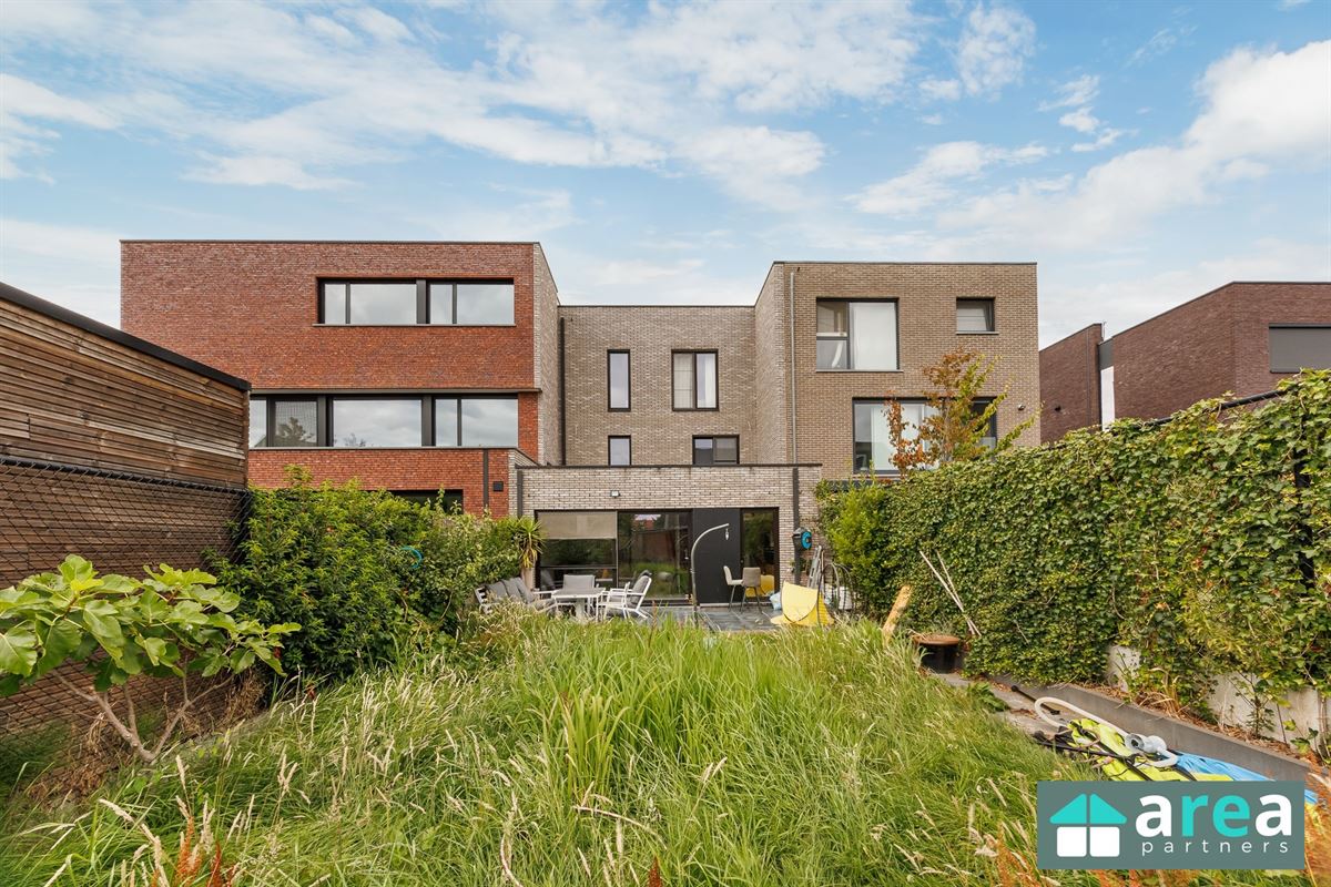 Instapklare nieuwbouwwoning op toplocatie!