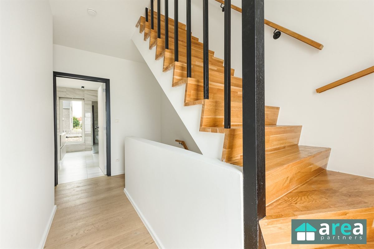 Instapklare nieuwbouwwoning op toplocatie!