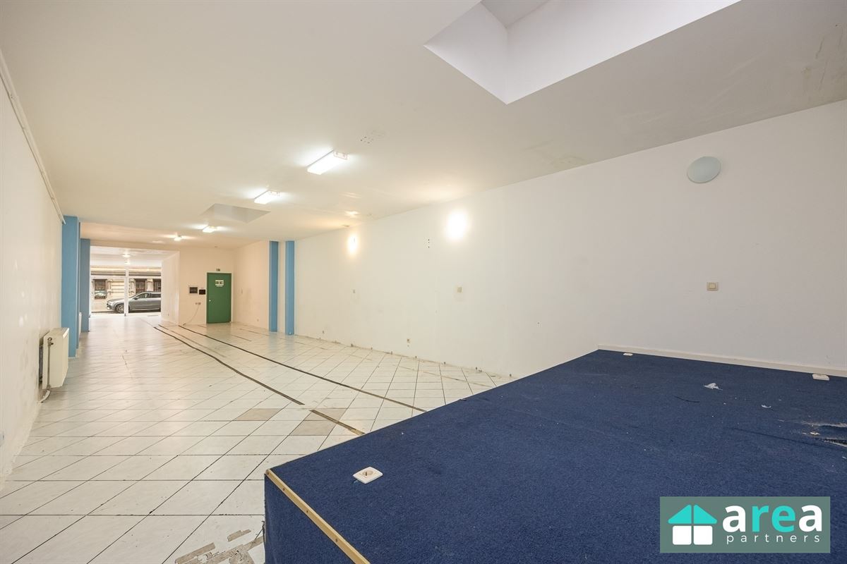 Ruim handelsgelijkvloers 150m² op toplocatie in Boho!