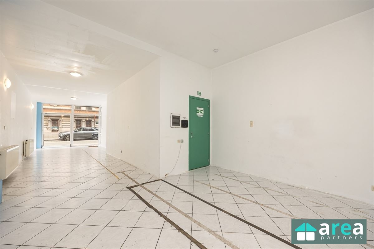 Ruim handelsgelijkvloers 150m² op toplocatie in Boho!