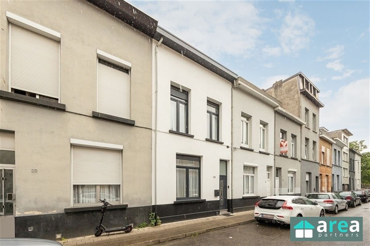 Energiezuinige en instapklare woning met 3 slpk en koer!