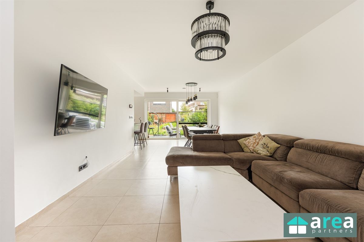 Instapklare nieuwbouwwoning op toplocatie!