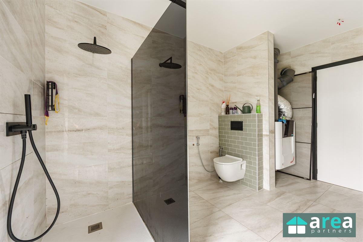 Instapklare nieuwbouwwoning op toplocatie!