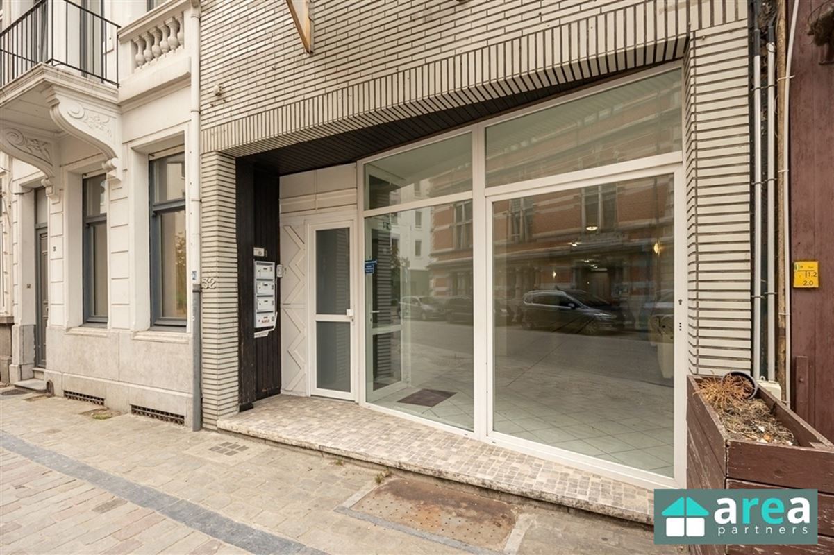 Ruim handelsgelijkvloers 150m² op toplocatie in Boho!