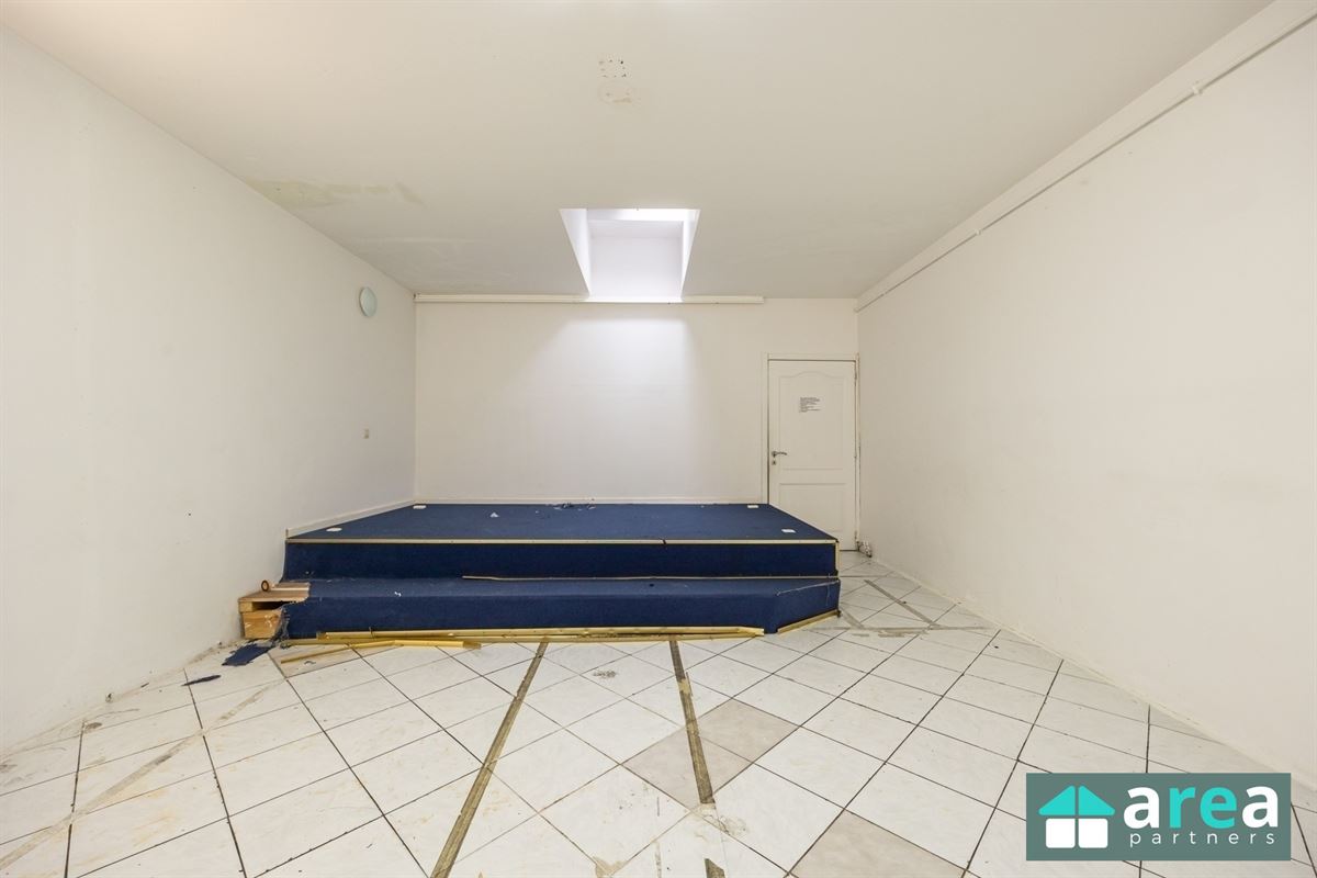 Ruim handelsgelijkvloers 150m² op toplocatie in Boho!