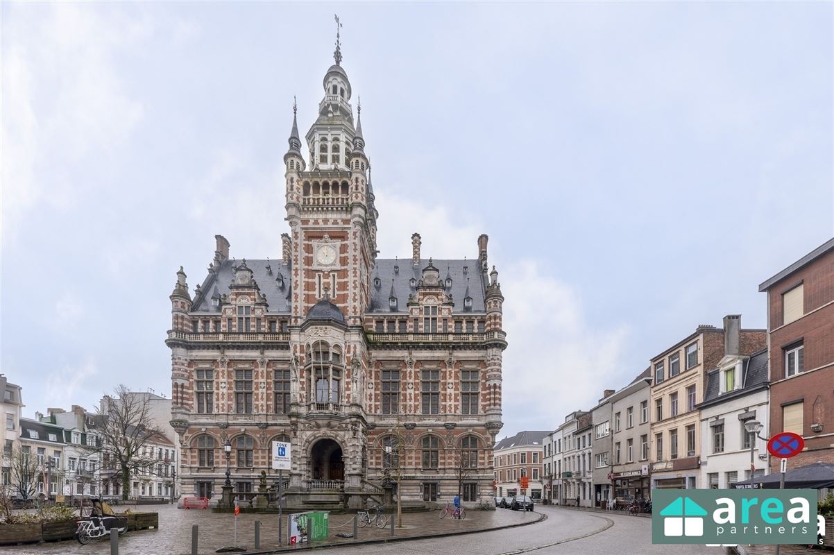 Ruim handelsgelijkvloers 150m² op toplocatie in Boho!