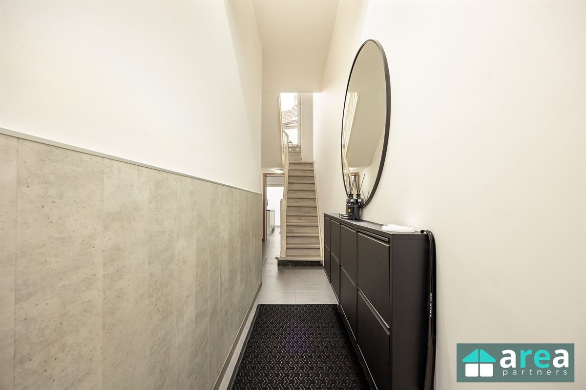 Energiezuinige en instapklare woning met 3 slpk en koer!