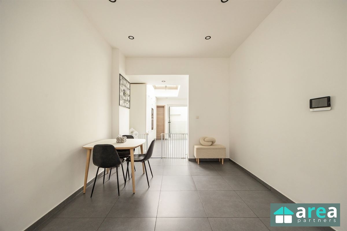 Energiezuinige en instapklare woning met 3 slpk en koer!