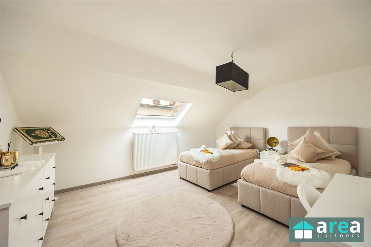 Energiezuinige en instapklare woning met 3 slpk en koer!