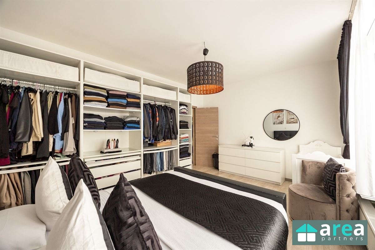 Energiezuinige en instapklare woning met 3 slpk en koer!