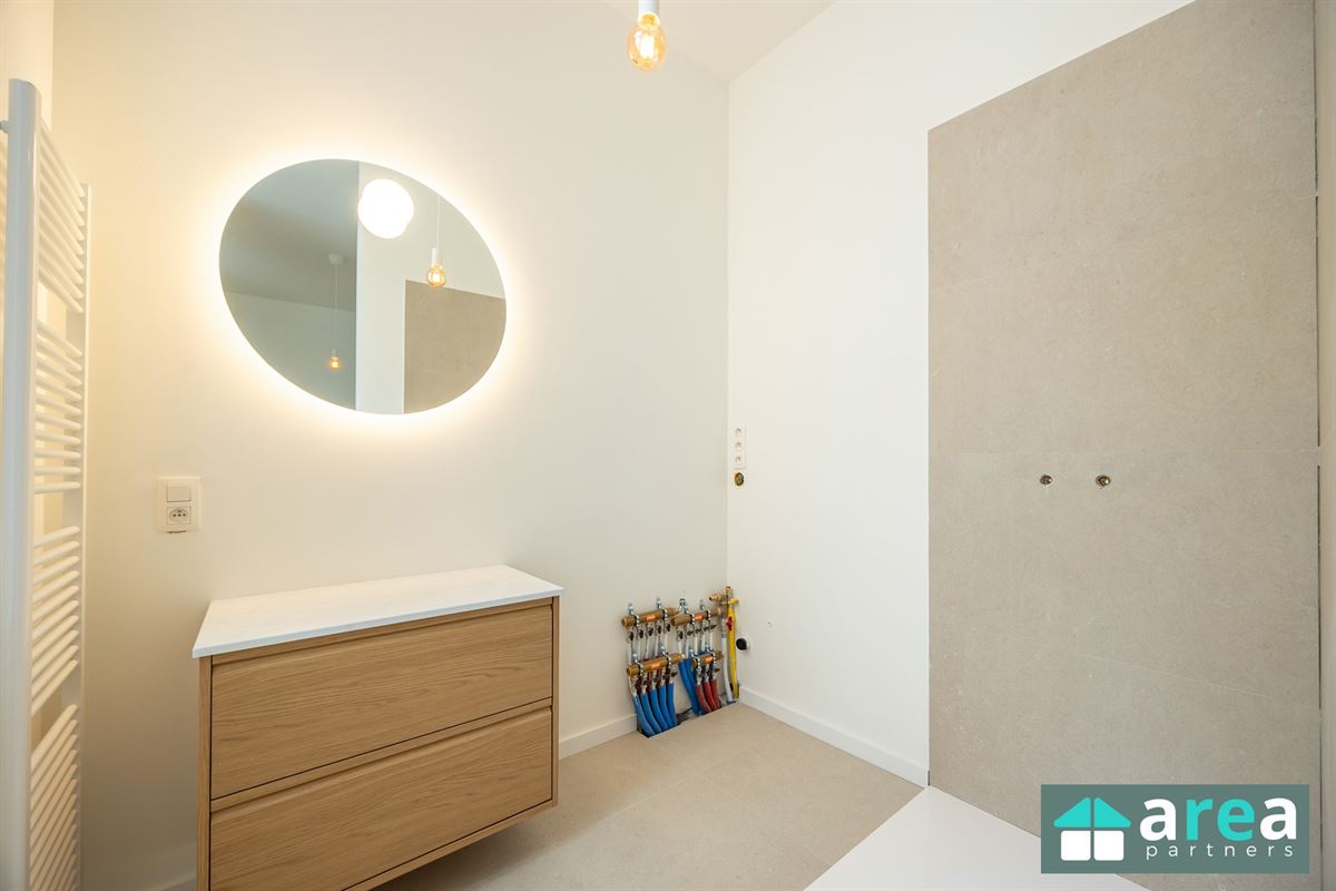 Gerenoveerd 1slpk appartement met koer op het trendy Zurenborg!