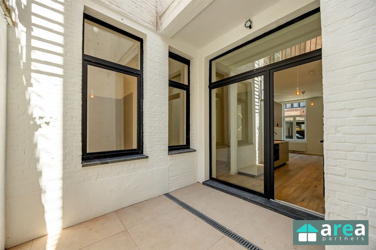 Gerenoveerd 1slpk appartement met koer op het trendy Zurenborg!