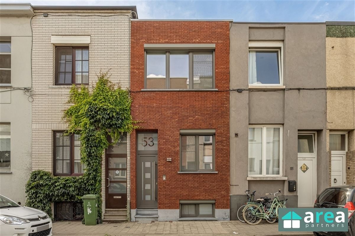 Energiezuinige (A) gerenoveerde woning met tuin!