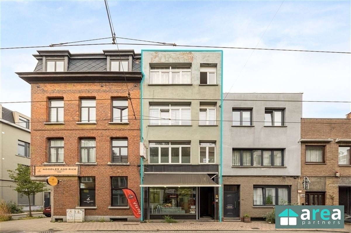Opbrengsteigendom bestaande uit handelszaak + 3 appartementen
