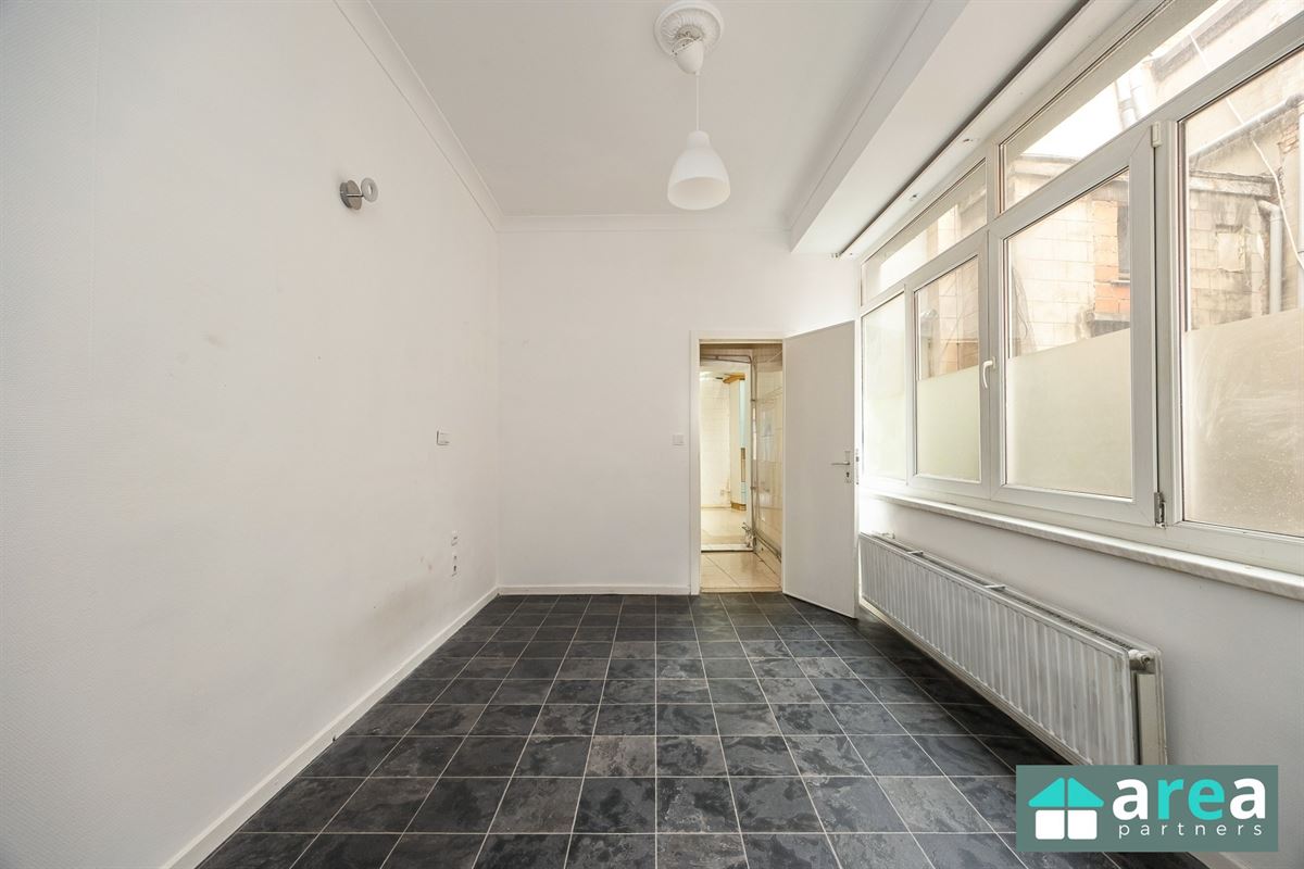 Opbrengsteigendom bestaande uit handelszaak + 3 appartementen