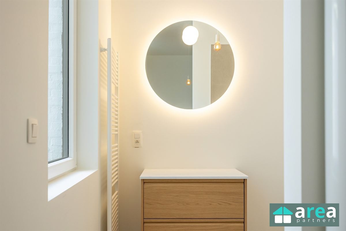 Gerenoveerd 1slpk appartement met koer op het trendy Zurenborg!