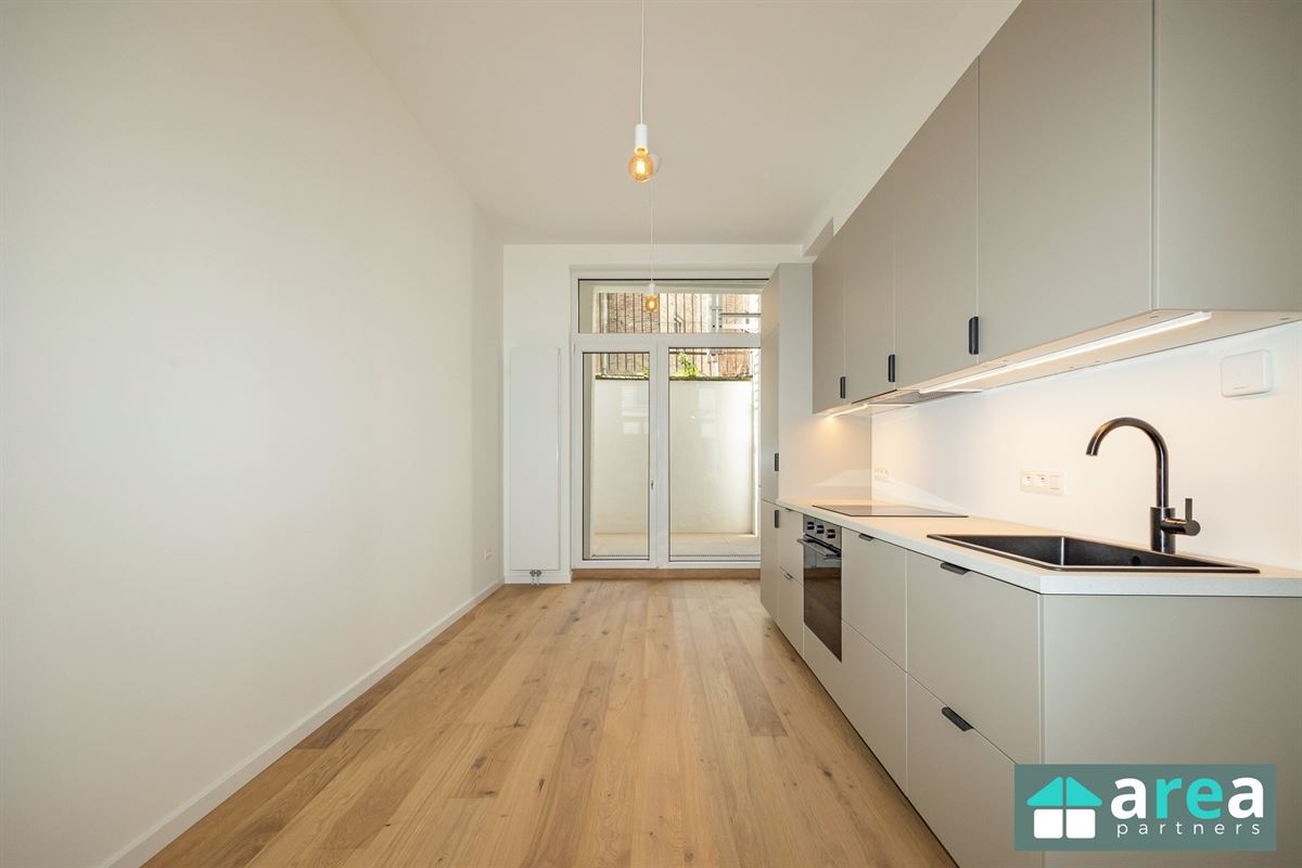 Gerenoveerd 1slpk appartement met koer op het trendy Zurenborg!
