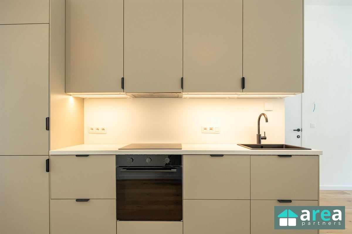 Gerenoveerd 1slpk appartement met koer op het trendy Zurenborg!