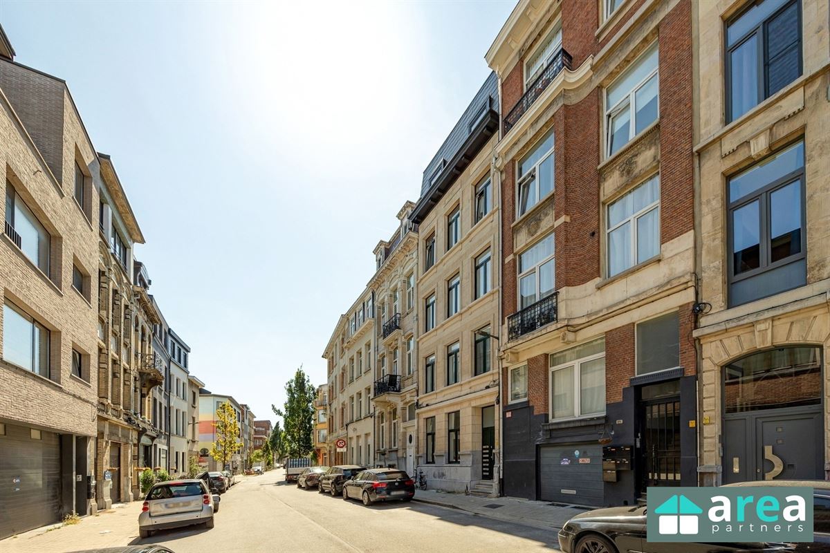 Gerenoveerd 1slpk appartement met koer op het trendy Zurenborg!