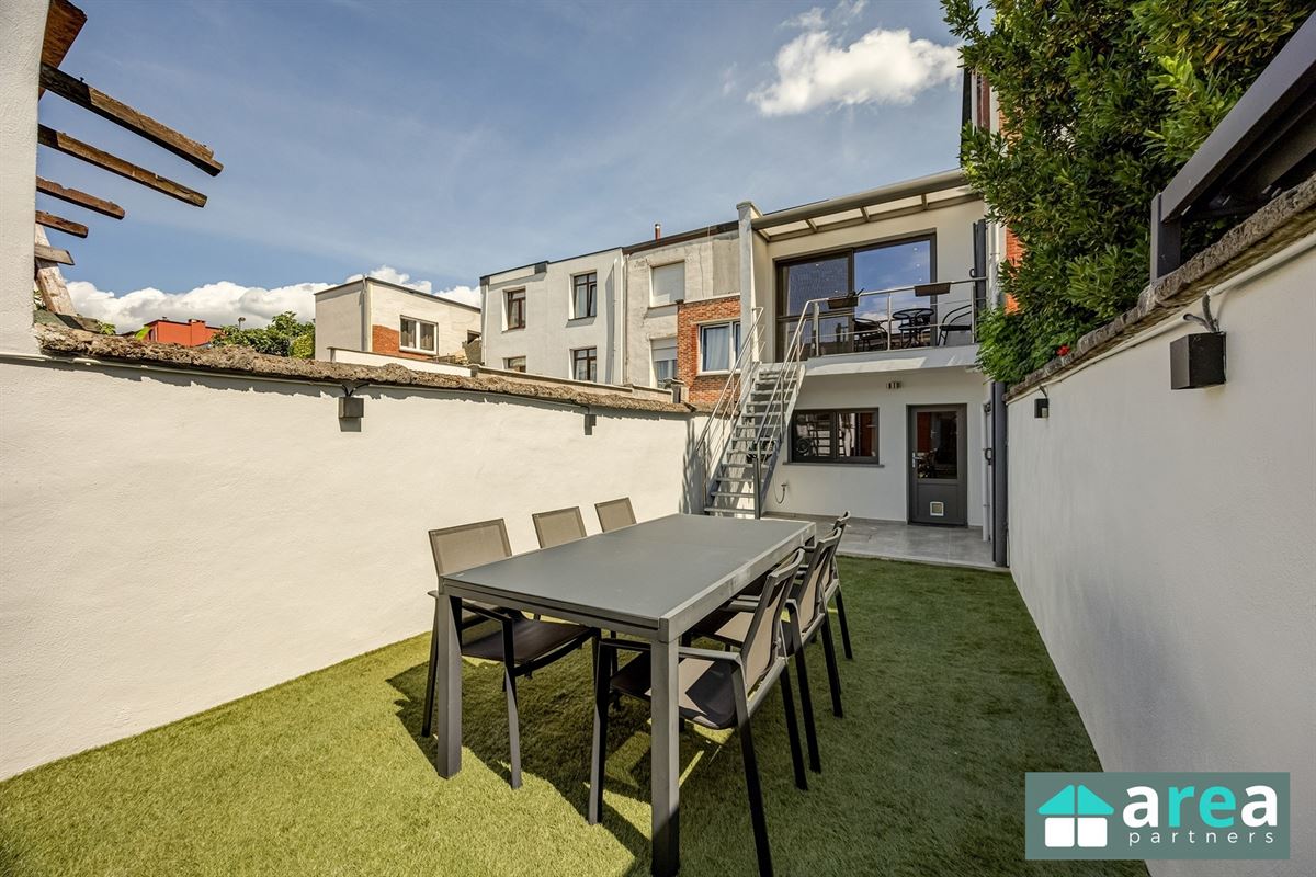 Energiezuinige (A) gerenoveerde woning met tuin!