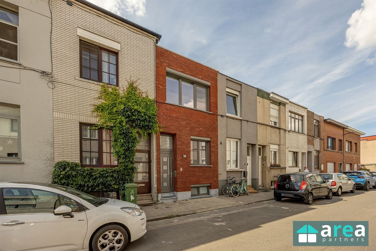 Energiezuinige (A) gerenoveerde woning met tuin!
