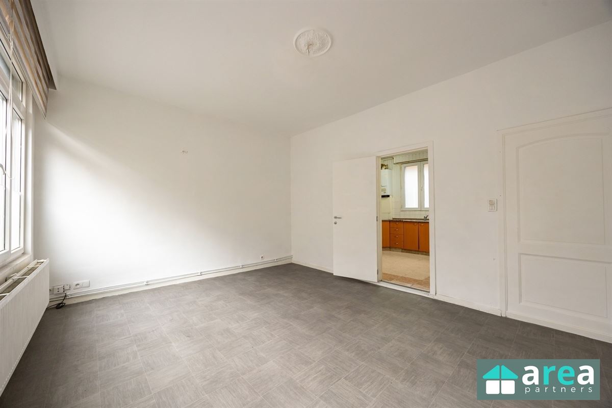 Opbrengsteigendom bestaande uit handelszaak + 3 appartementen