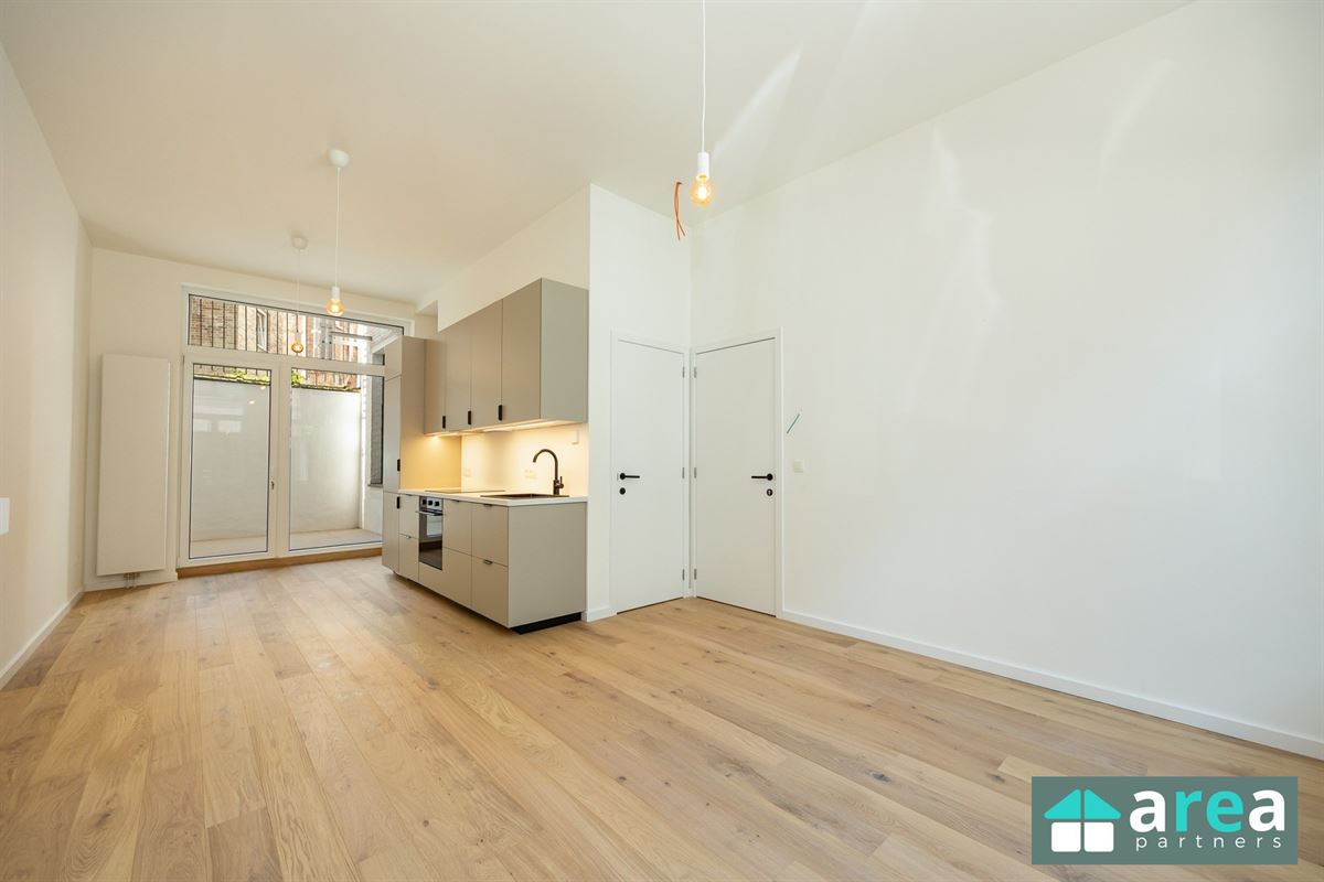 Gerenoveerd 1slpk appartement met koer op het trendy Zurenborg!
