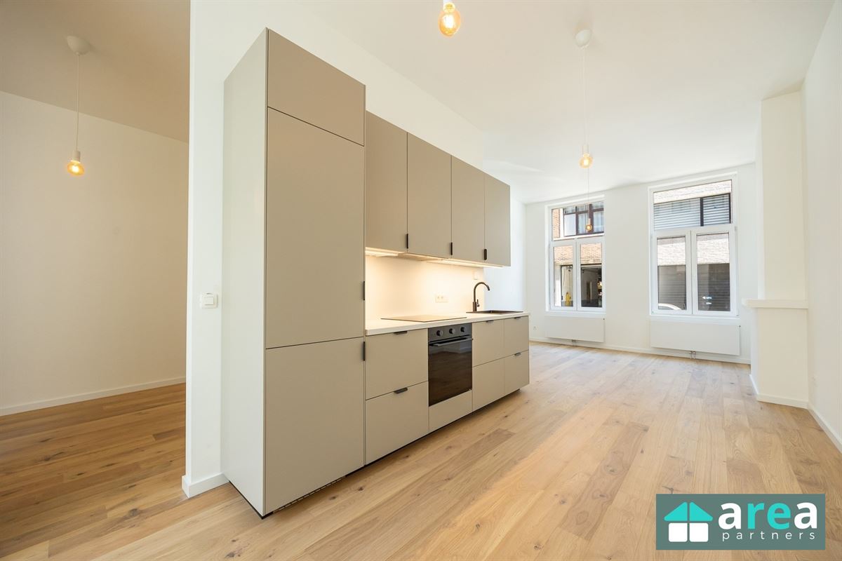 Gerenoveerd 1slpk appartement met koer op het trendy Zurenborg!