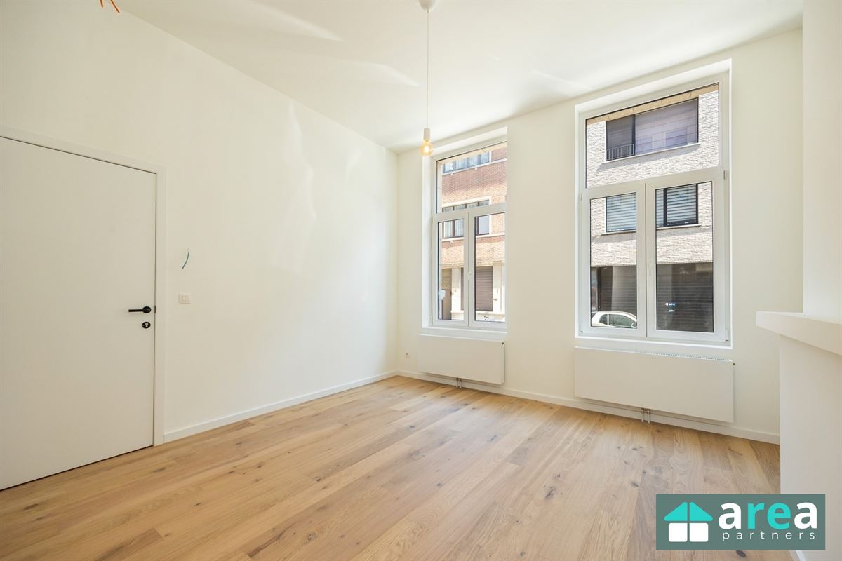 Gerenoveerd 1slpk appartement met koer op het trendy Zurenborg!