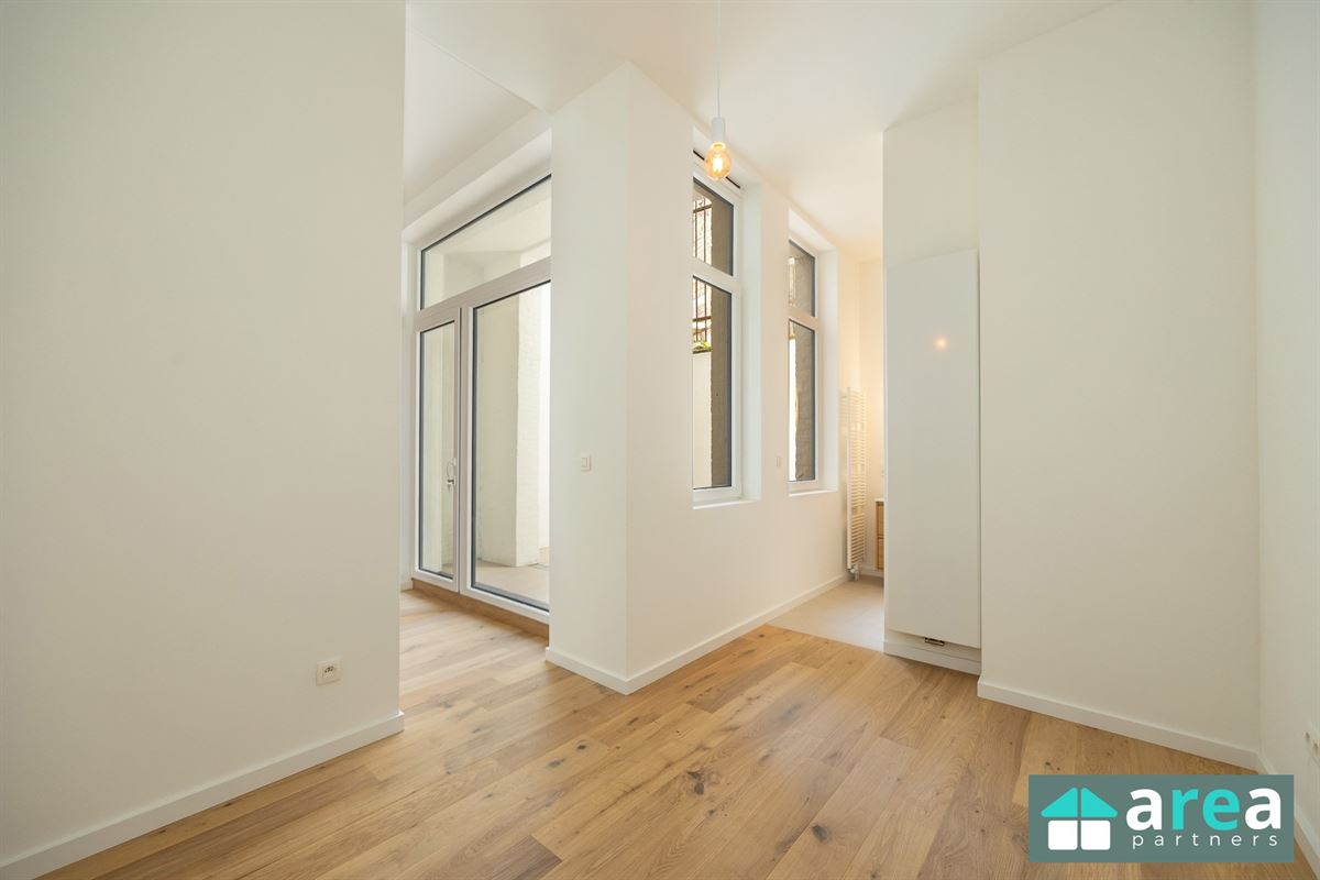 Gerenoveerd 1slpk appartement met koer op het trendy Zurenborg!