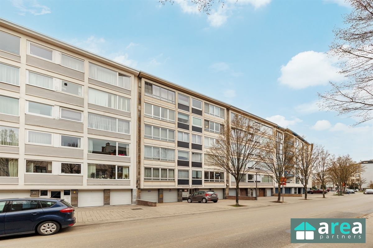 Instapklaar appartement met 2 slpk. én terras op toplocatie!
