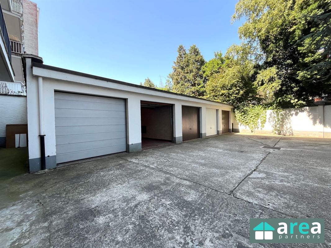 Instapklaar appartement met 2 slpk., terras én garage op toplocatie!