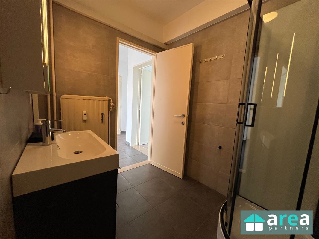 Instapklaar appartement met 2 slpk. én terras op toplocatie!