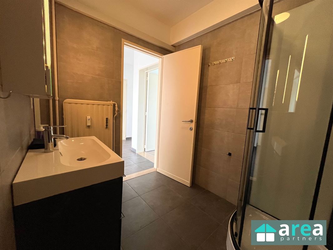 Instapklaar appartement met 2 slpk., terras én garage op toplocatie!