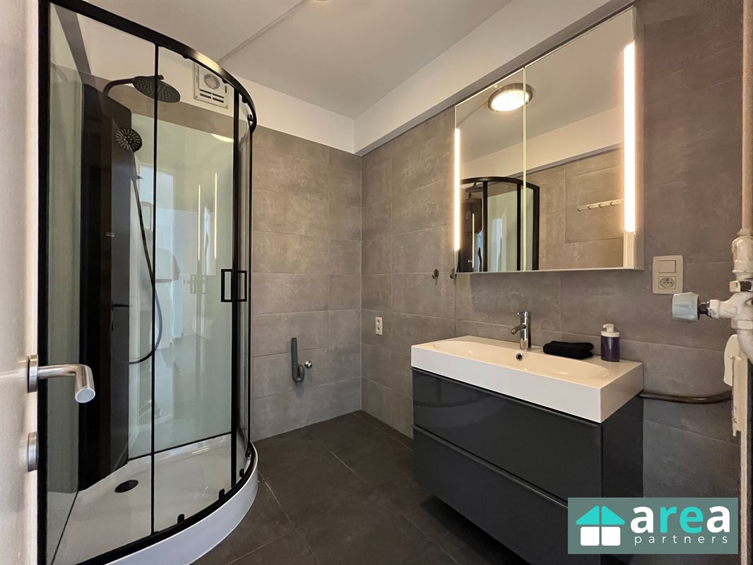 Instapklaar appartement met 2 slpk., terras én garage op toplocatie!