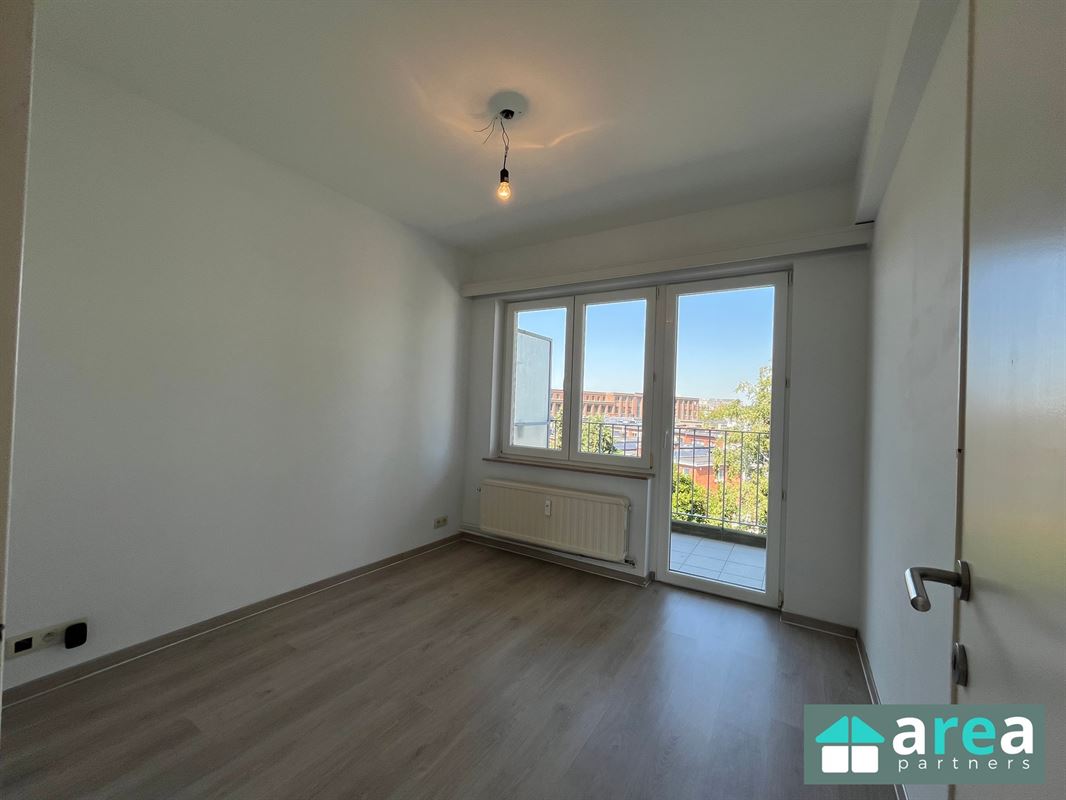Instapklaar appartement met 2 slpk. én terras op toplocatie!