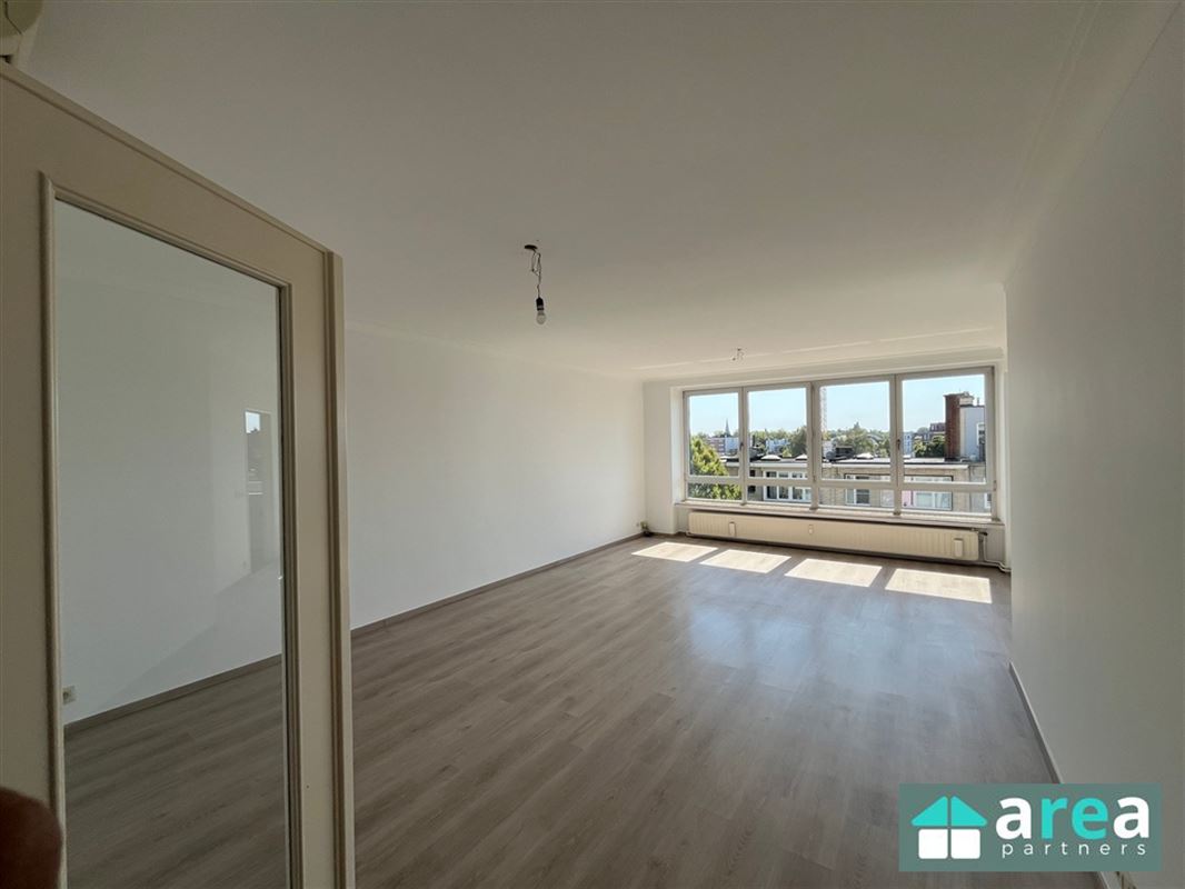 Instapklaar appartement met 2 slpk. én terras op toplocatie!