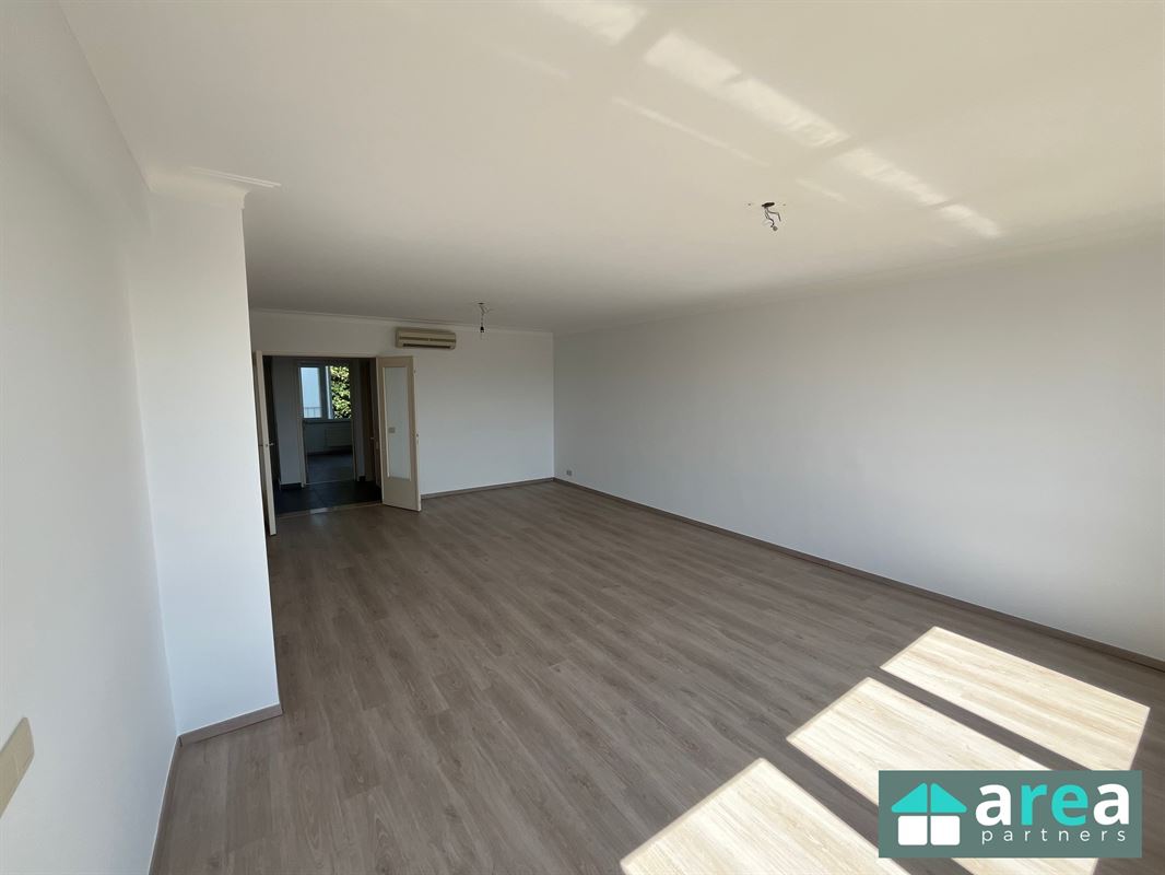 Instapklaar appartement met 2 slpk. én terras op toplocatie!