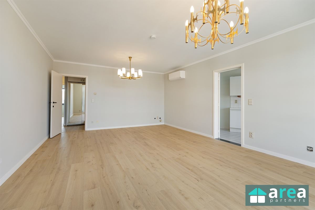 Ruim lichtrijk appartement met 2 slpk.