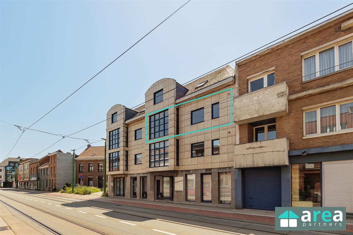 Ruim lichtrijk appartement met 2 slpk.