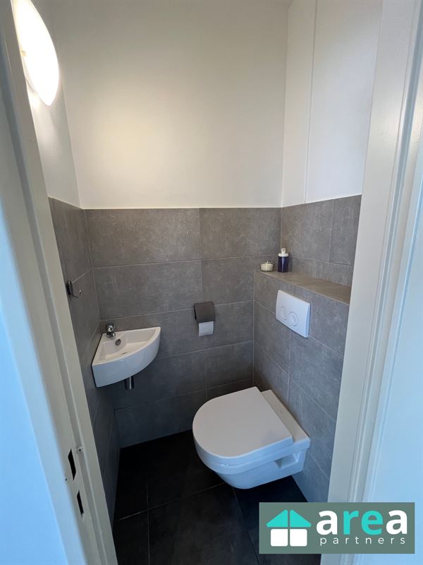 Instapklaar appartement met 2 slpk. én terras op toplocatie!