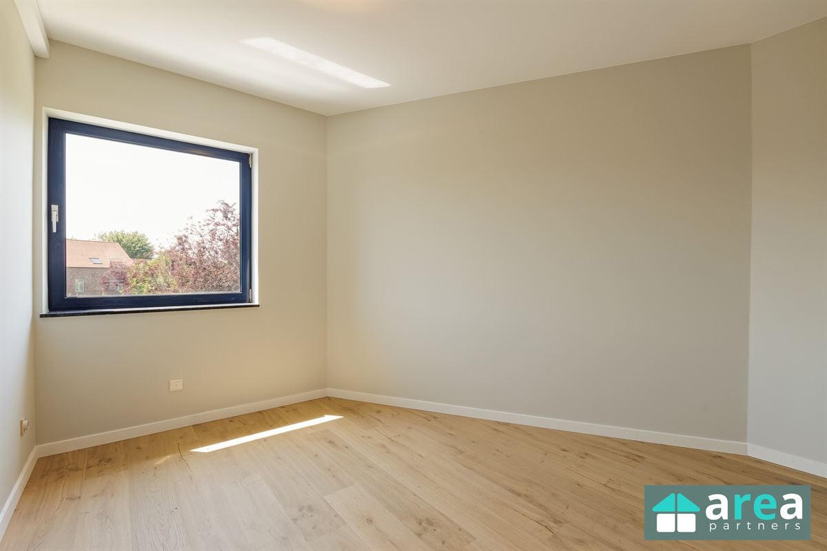 Ruim lichtrijk appartement met 2 slpk.