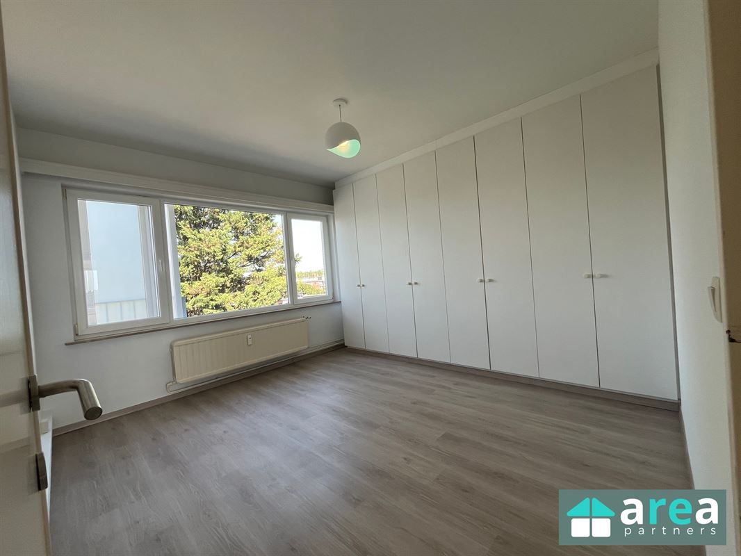 Instapklaar appartement met 2 slpk. én terras op toplocatie!