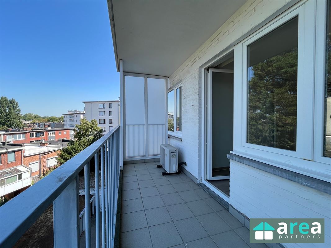 Instapklaar appartement met 2 slpk. én terras op toplocatie!