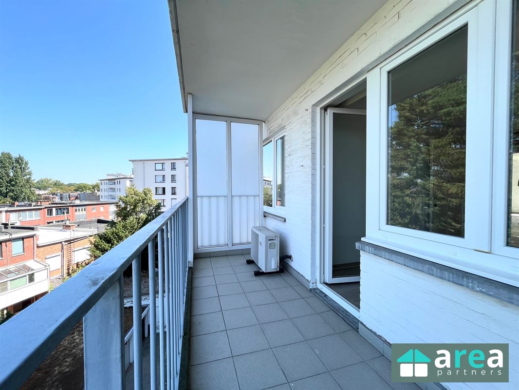 Instapklaar appartement met 2 slpk., terras én garage op toplocatie!