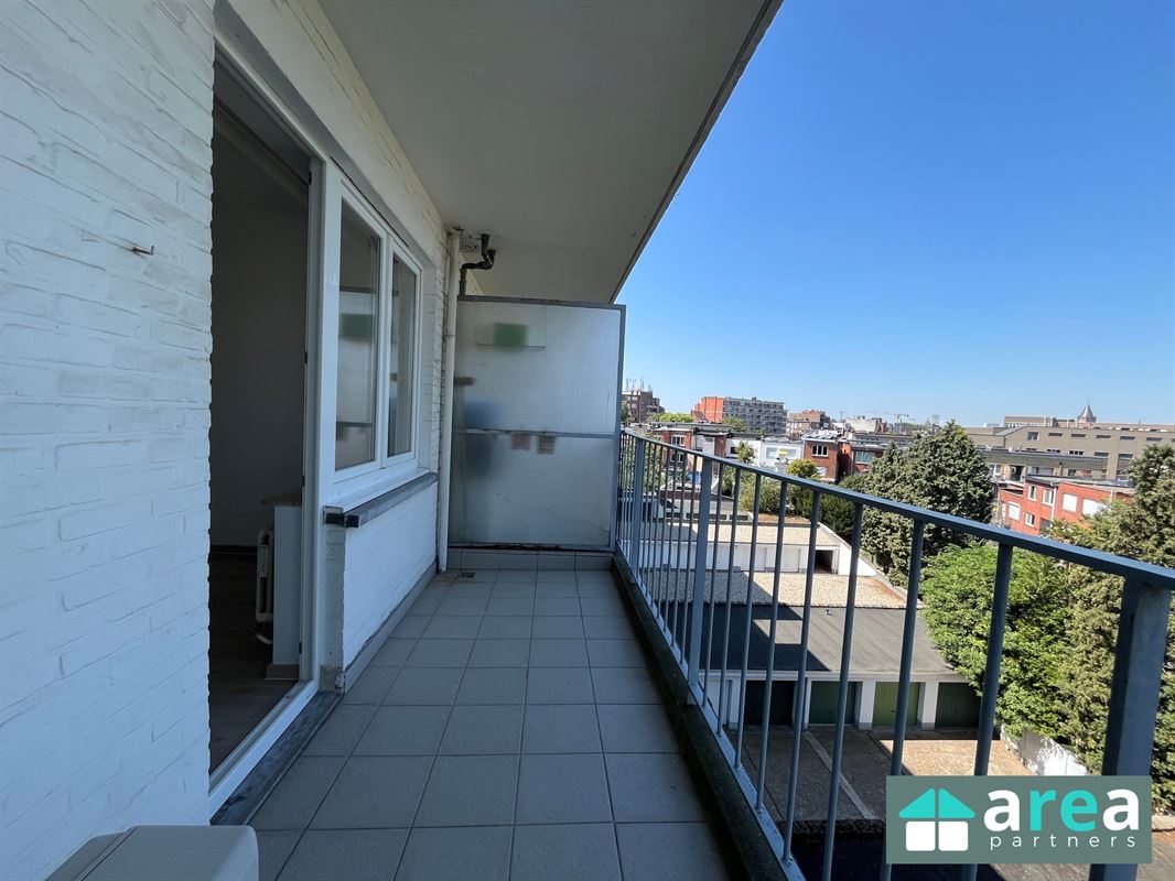 Instapklaar appartement met 2 slpk. én terras op toplocatie!