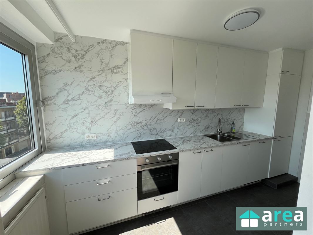 Instapklaar appartement met 2 slpk. én terras op toplocatie!