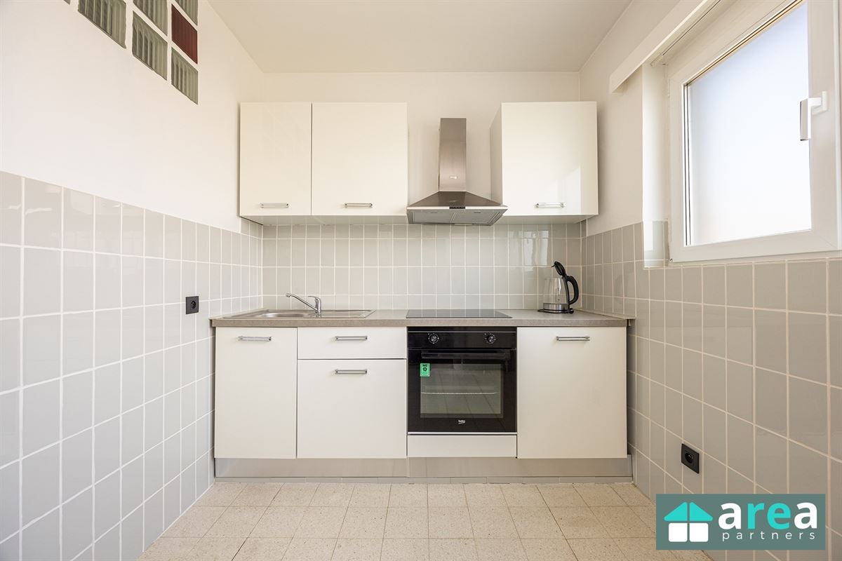 Lichtrijk appartement met 2slpk., terras én autostaanplaats!